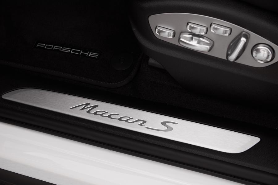 Детали интерьера Porsche Macan S (95B) 2018 года  (WW) (фото 191 из 235)